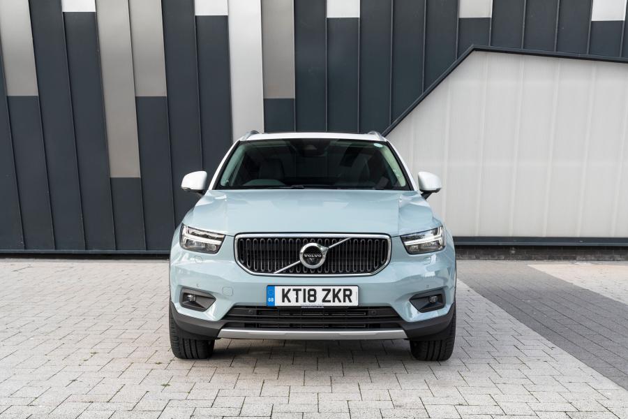 Volvo XC40 T3 Momentum 2018 года  (UK) (фото 40 из 40)